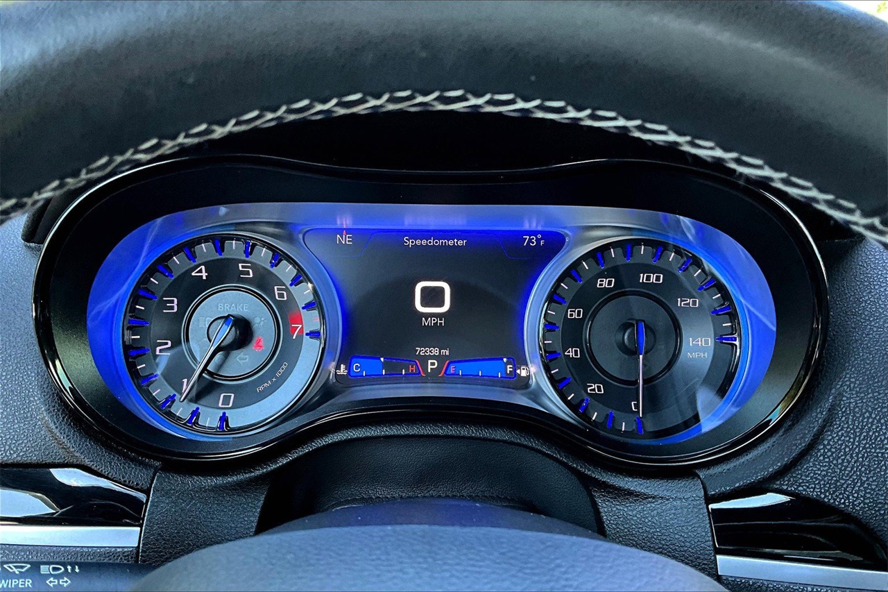 2019 Chrysler 300 S photo 9