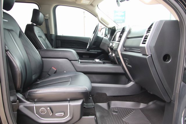 2020 Ford Expedition Platinum photo 24