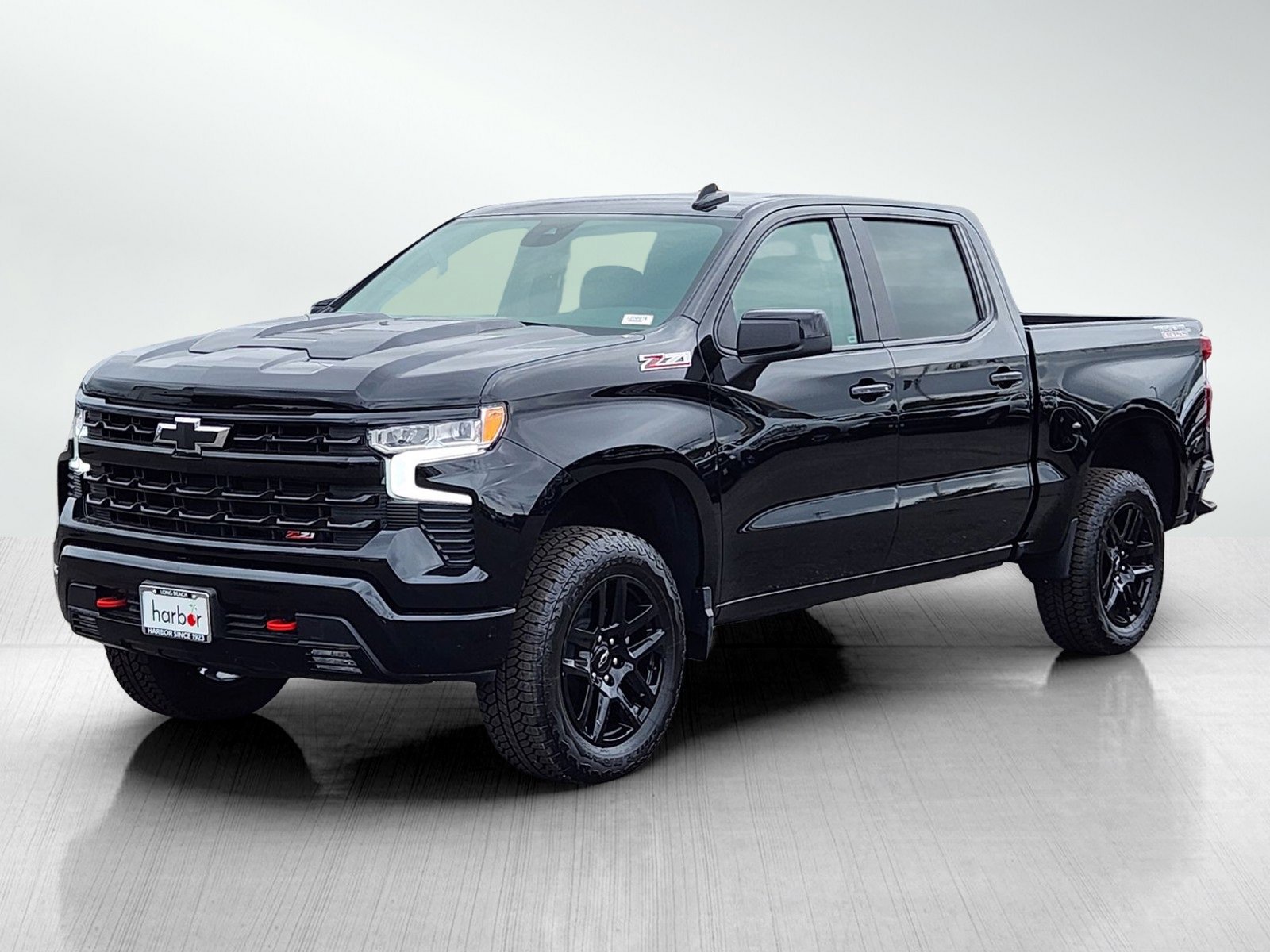 2025 Chevrolet Silverado Trail Boss LT photo 3