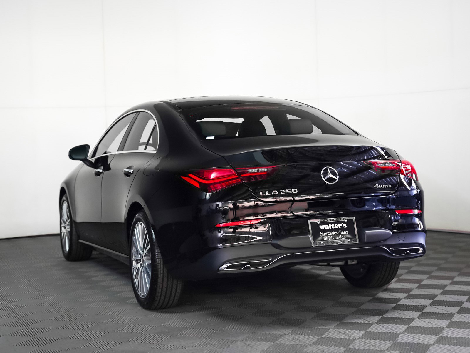 2025 Mercedes Benz CLA 250 4MATIC photo 2