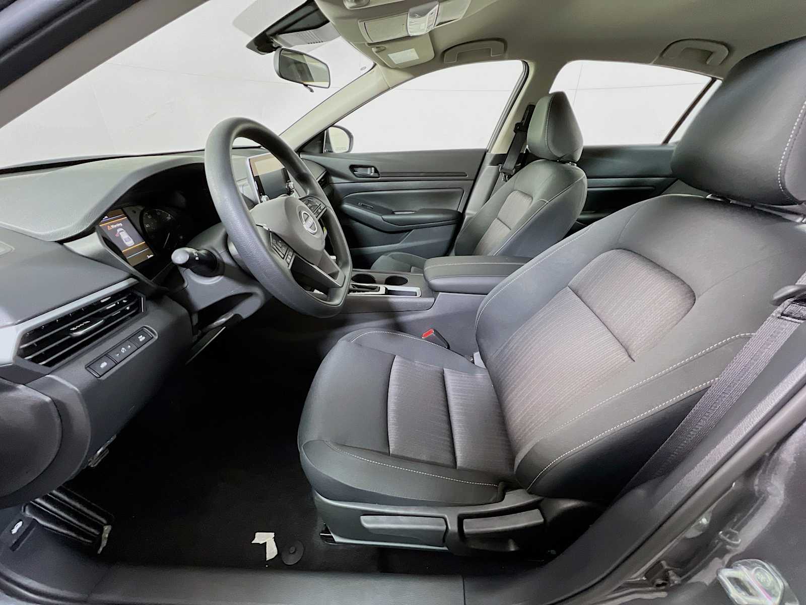 2025 Nissan Altima S photo 4