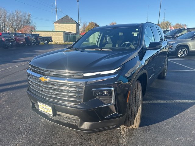 2025 Chevrolet Traverse photo 4