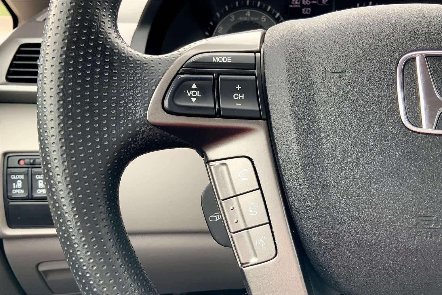2015 Honda Odyssey EX photo 20