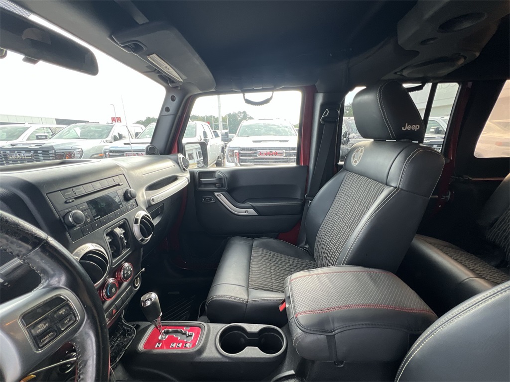 2012 Jeep Wrangler Unlimited Freedom photo 12