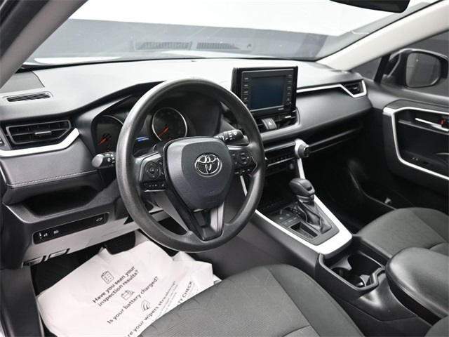 2021 Toyota RAV4 XLE photo 8