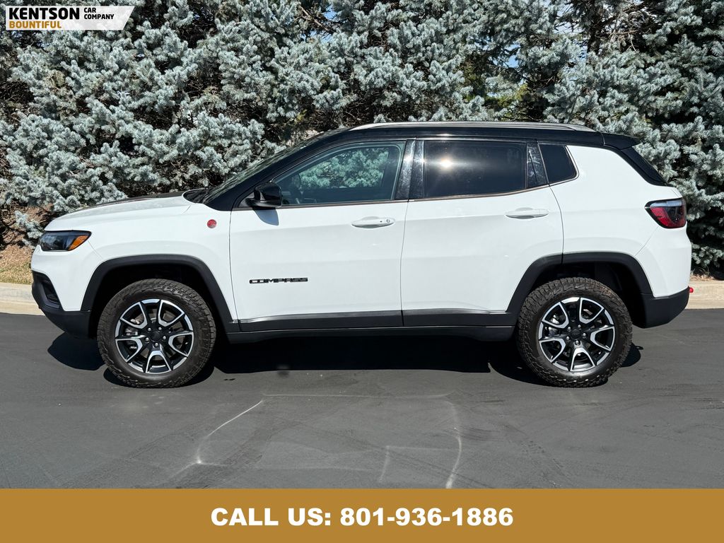 2024 Jeep Compass Trailhawk photo 4