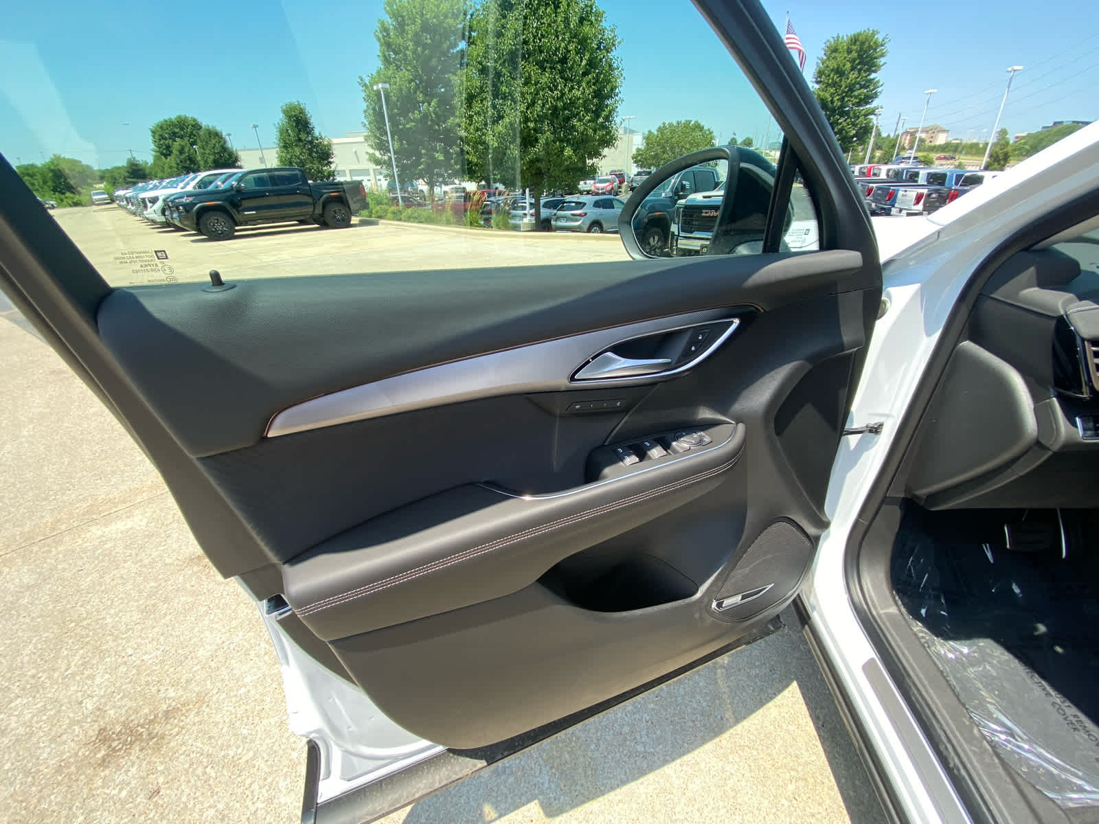 2025 Buick Envision Sport Touring photo 10