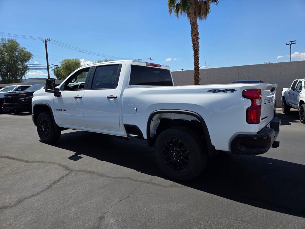 2025 Chevrolet Silverado 2500HD Custom photo 3