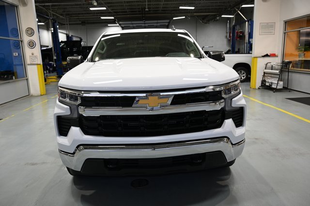 2026 Chevrolet Silverado 1500 LT photo 2