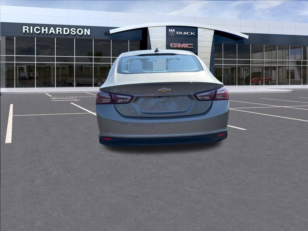 2022 Chevrolet Malibu photo 4