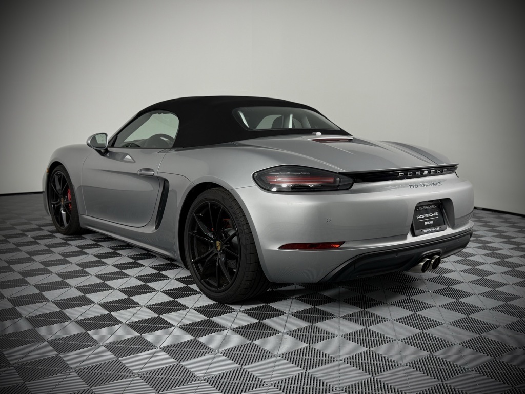 2024 Porsche Boxster S photo 3