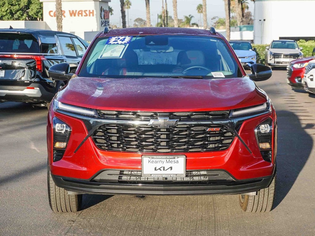 2024 Chevrolet Trax photo 2