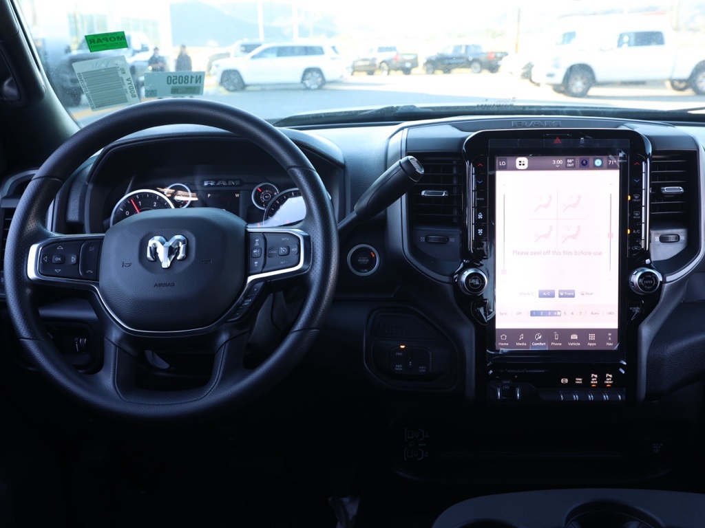 New 2026 Diamond Black Crystal Pearl-Coat Exterior Paint RAM Tradesman image 20