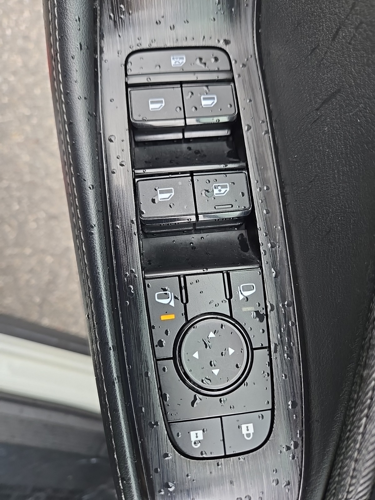 2023 Nissan Rogue SV photo 33