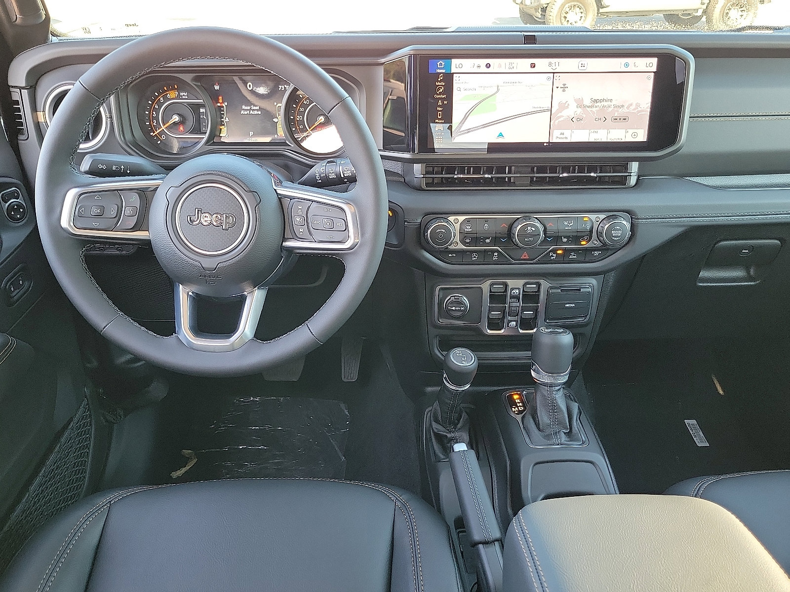 2025 Jeep Wrangler Sahara photo 4