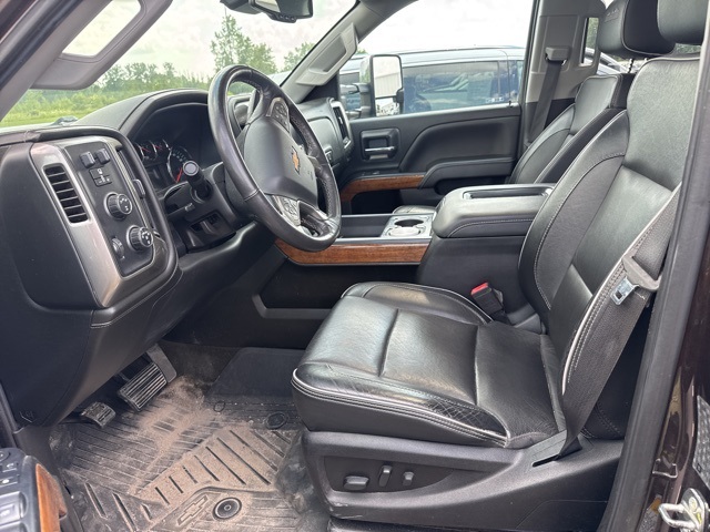2018 Chevrolet Silverado 3500HD High Country photo 4