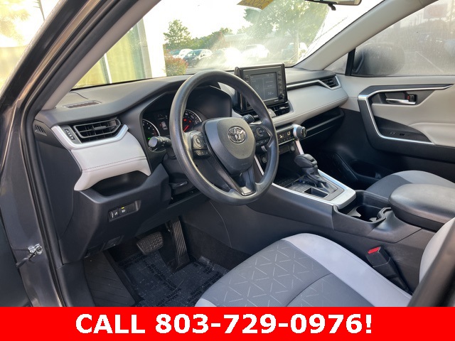 2021 Toyota RAV4 XLE photo 5