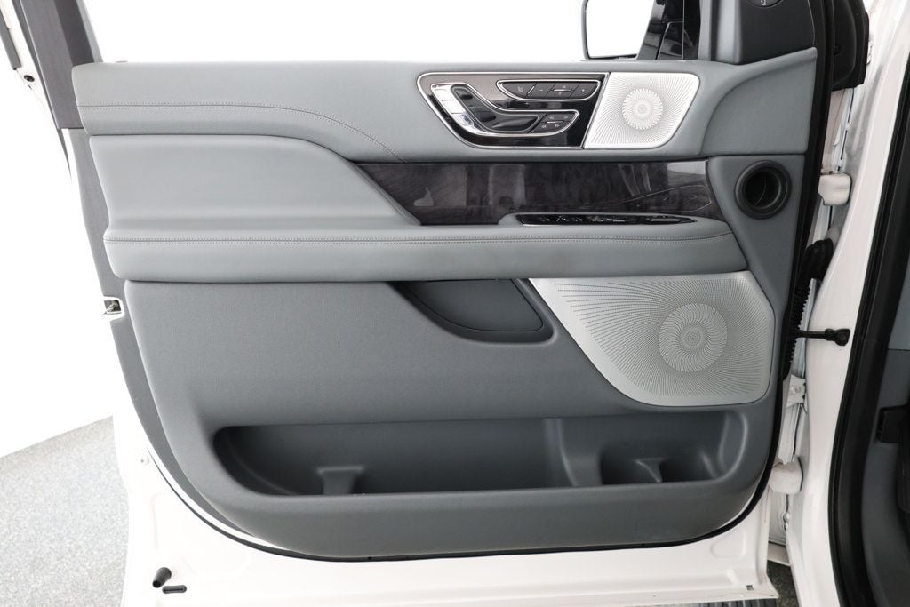 Used 2018 Lincoln Navigator L 4×4 Reserve w/ Technology Package and