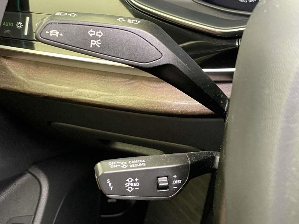 2020 Audi Q8 55 Prestige photo 38
