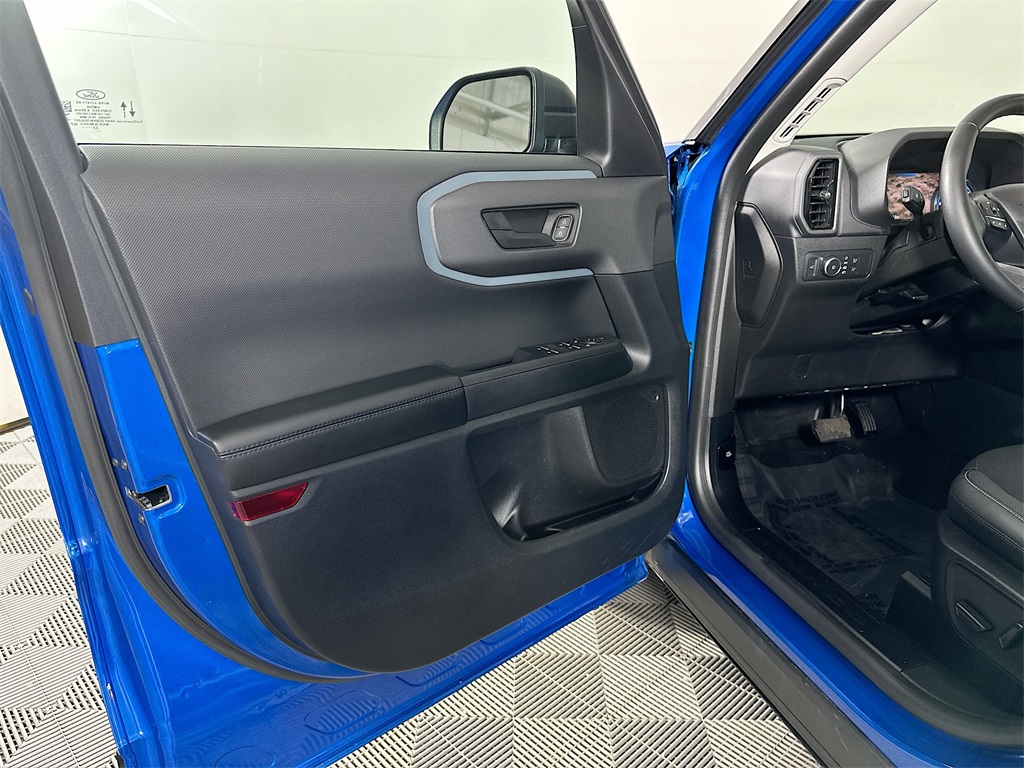 Used 2022 Velocity Blue Metallic Ford Badlands image 21