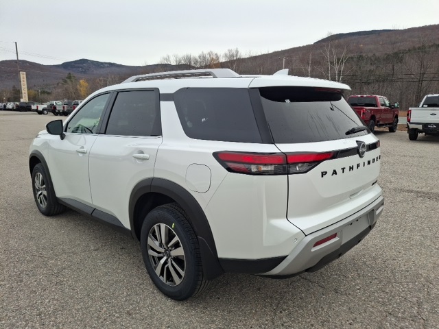 2025 Nissan Pathfinder SL photo 4