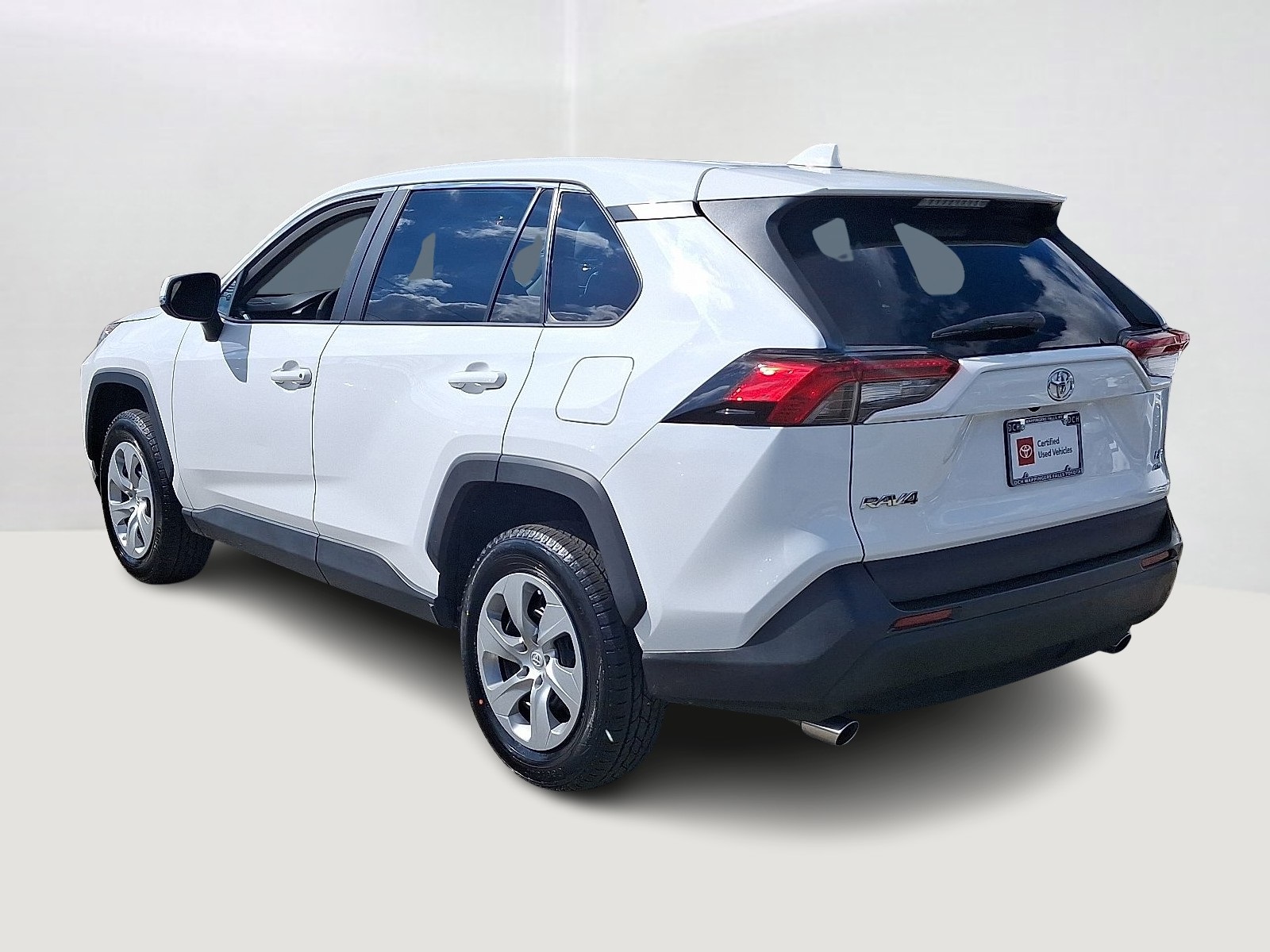 2022 Toyota RAV4 LE photo 6
