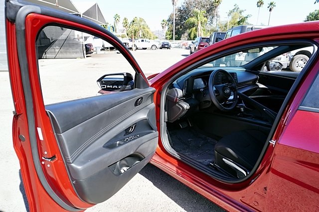 Used 2025 Red Hyundai SEL Sport image 32