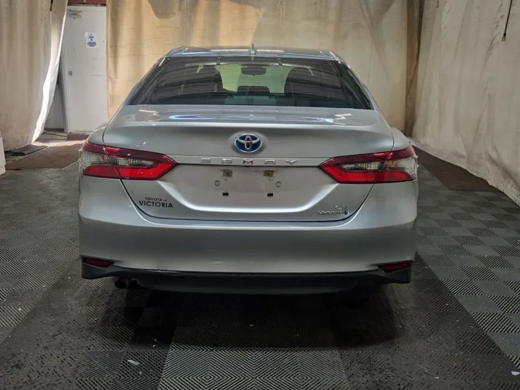 2023 Toyota Camry Hybrid LE photo 3