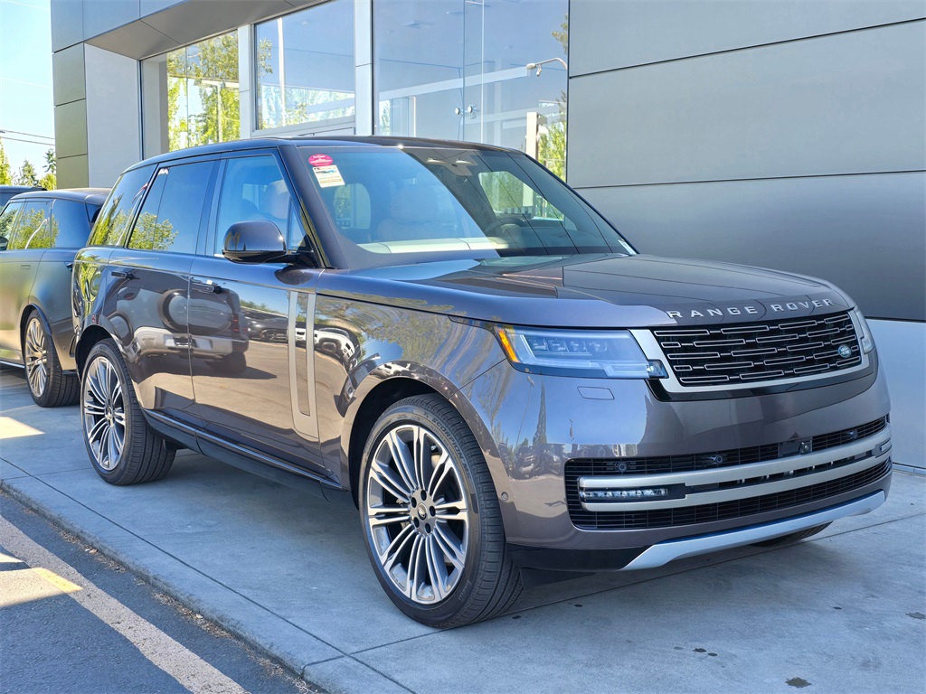 2025 Land Rover Range Rover SE photo 8