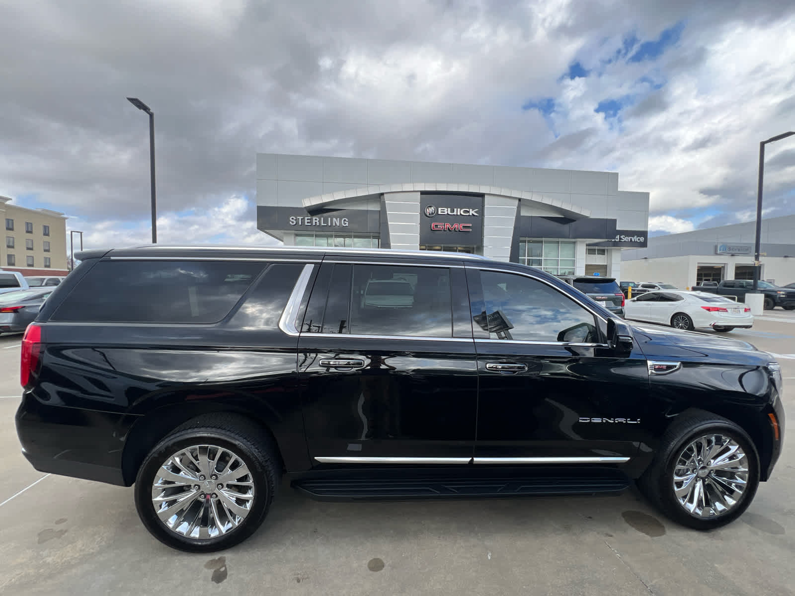 2025 GMC Yukon XL Denali's photo