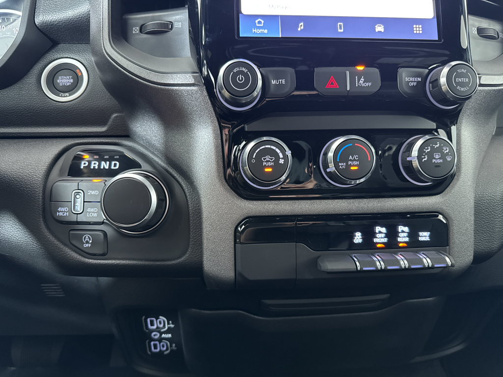 2025 Ram 1500 Tradesman photo 8