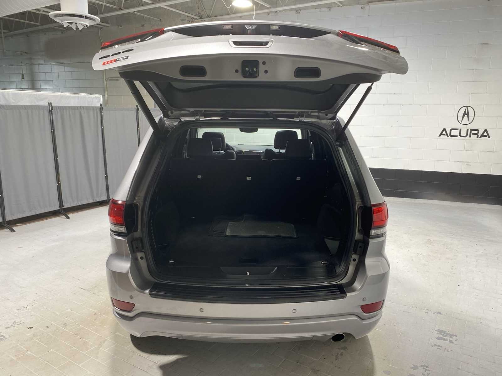 2019 Jeep Grand Cherokee Altitude photo 16