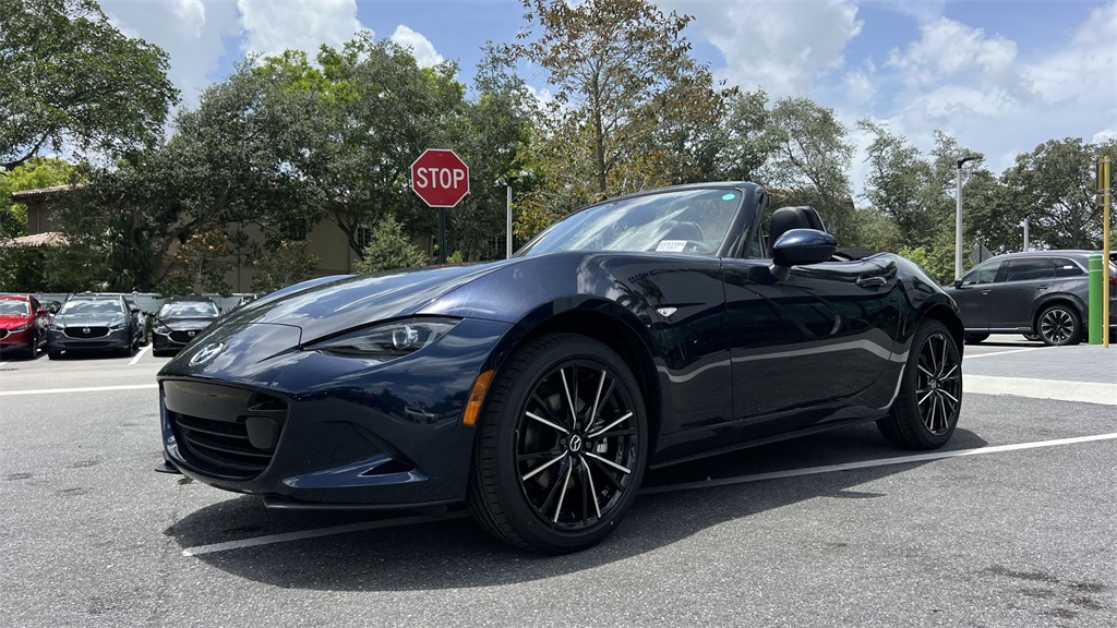 2025 Mazda MX-5 Miata Miata Grand Touring photo 24