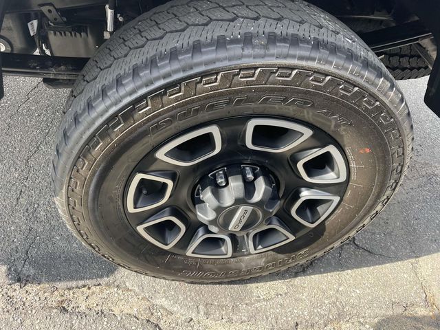 2024 Ford F-250 Platinum photo 11