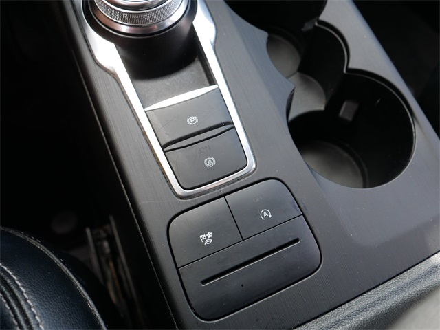 2020 Ford Escape SEL photo 30