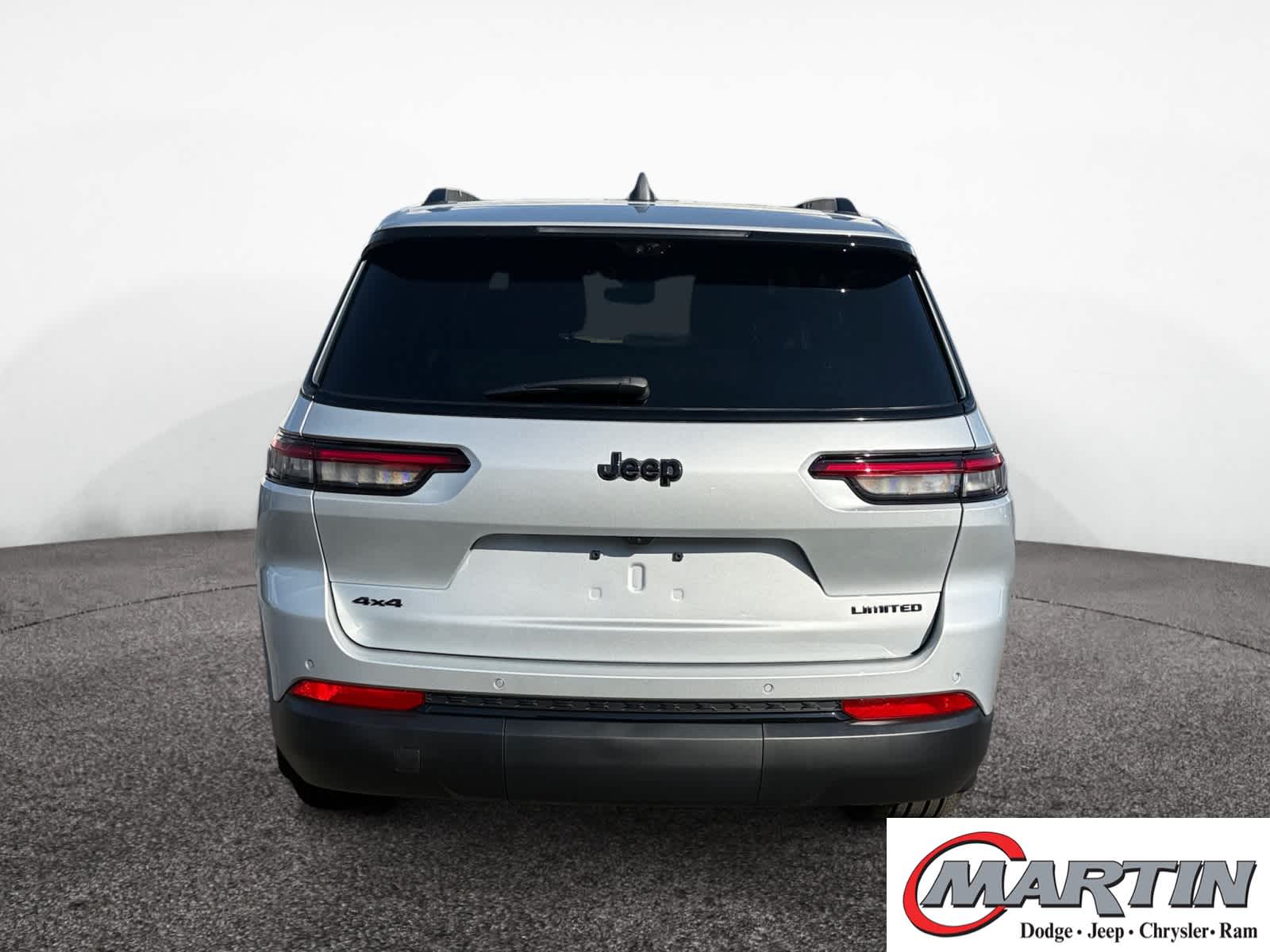 2025 Jeep Grand Cherokee Limited photo 4