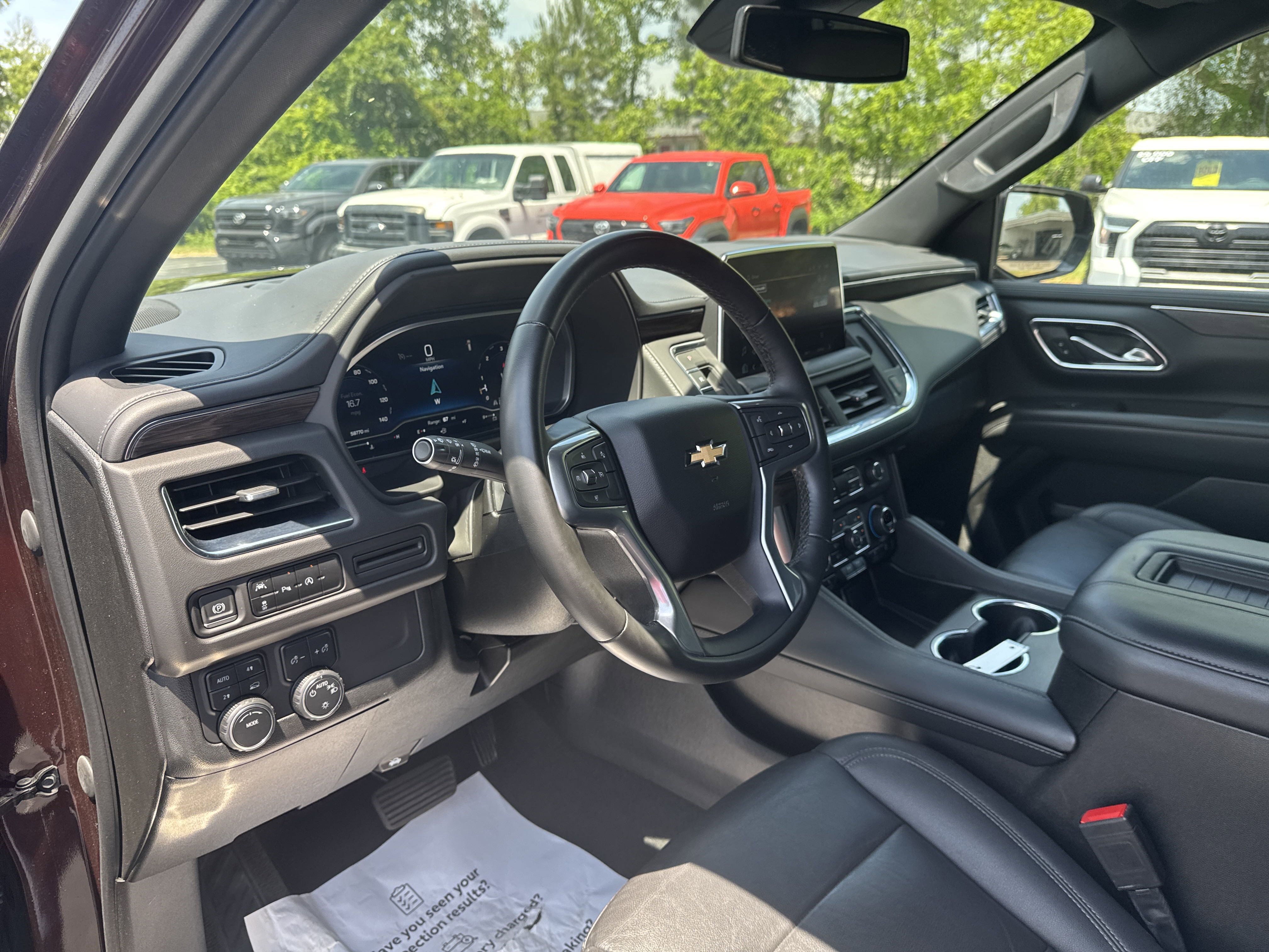 2023 Chevrolet Suburban LT photo 9