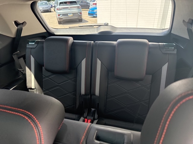 2025 Volkswagen Atlas Peak Edition SE photo 10