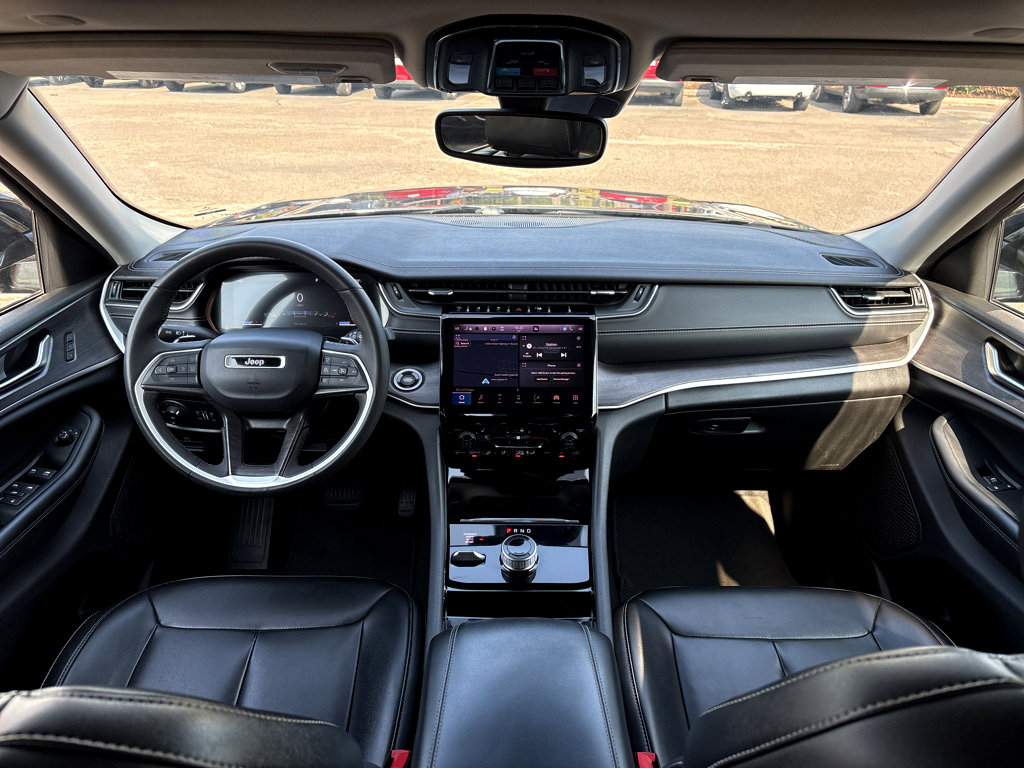 2023 Jeep Grand Cherokee Limited photo 3