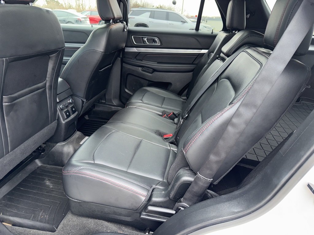 2018 Ford Explorer Sport photo 4