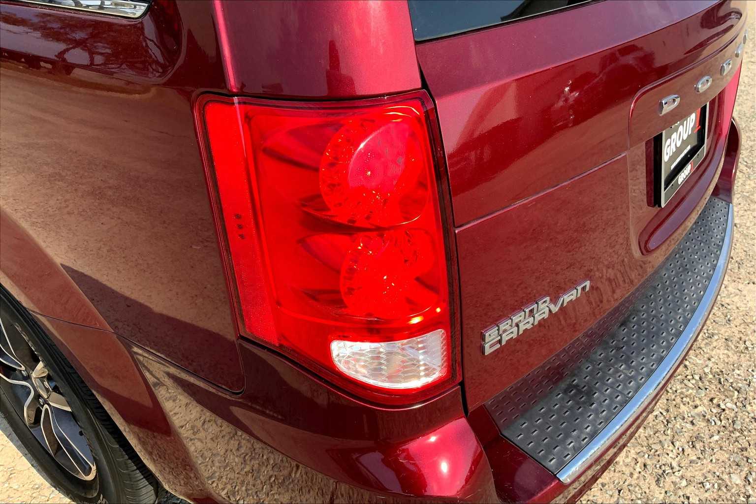 2017 Dodge Grand Caravan SXT photo 24