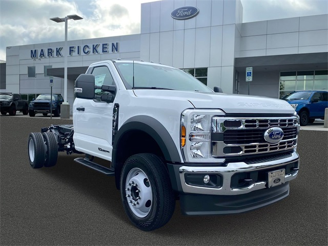 2025 Ford F-550 Super Duty Chassis Cab XL's photo