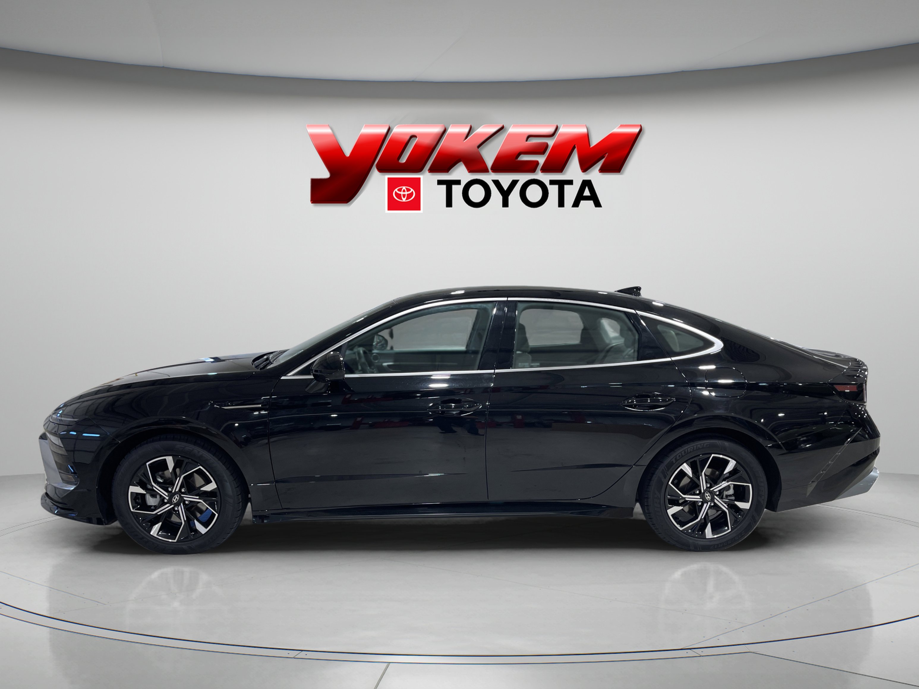 2025 Hyundai Sonata SEL photo 2