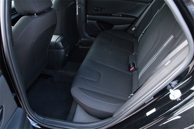 2025 Hyundai Elantra SEL Sport photo 15