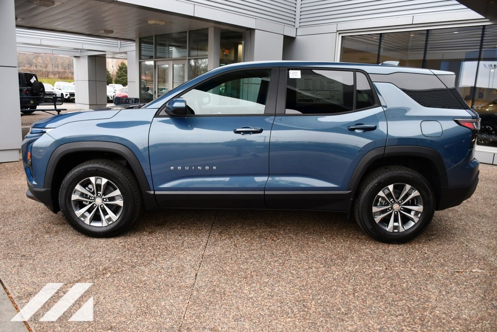 2026 Chevrolet Equinox LT photo 3