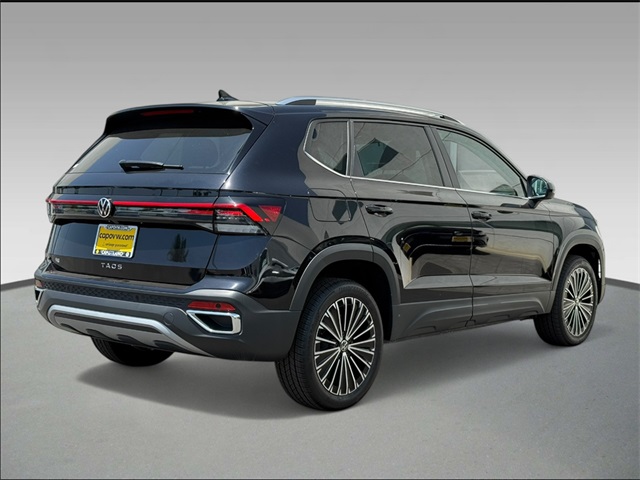 2025 Volkswagen Taos SE photo 4