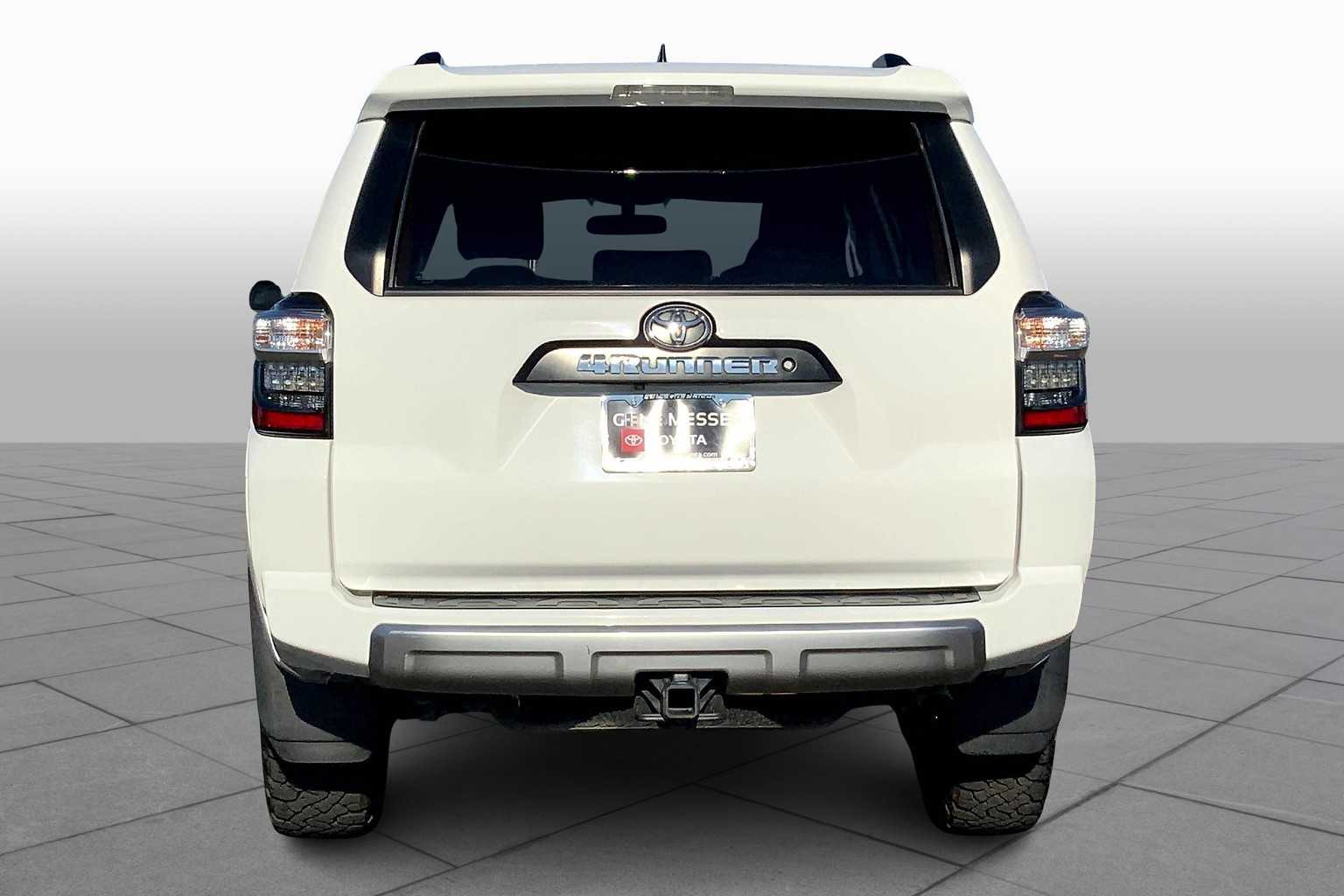 2019 Toyota 4Runner TRD 4WD photo 4