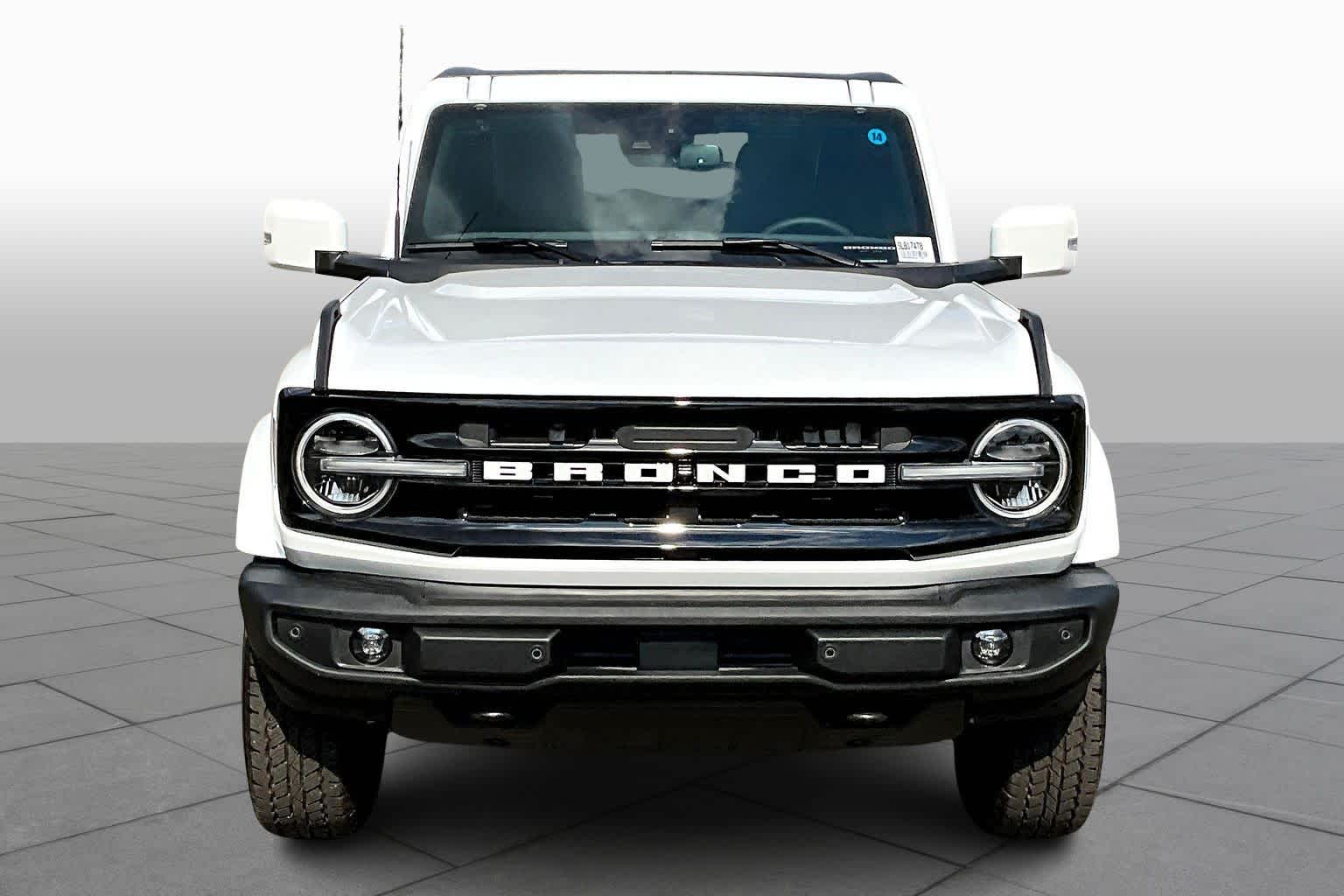 2025 Ford Bronco Outer Banks photo 3