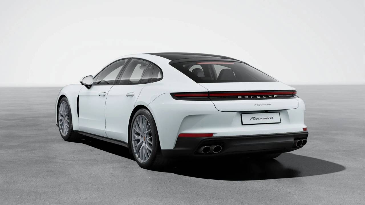 2026 Porsche Panamera 4 photo 3