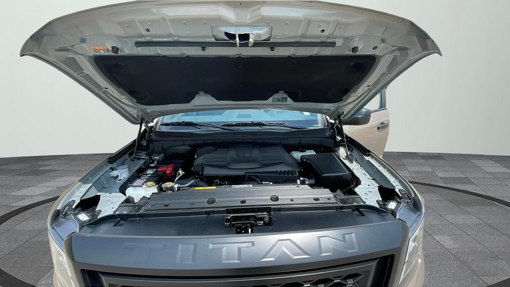 2024 Nissan Titan PRO-4X photo 14